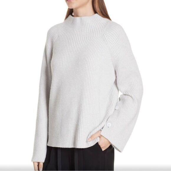 Vince Button Sleeve Funnel Neck
Sweater, Light Heather Grey Size XL - Picture 4 of 7